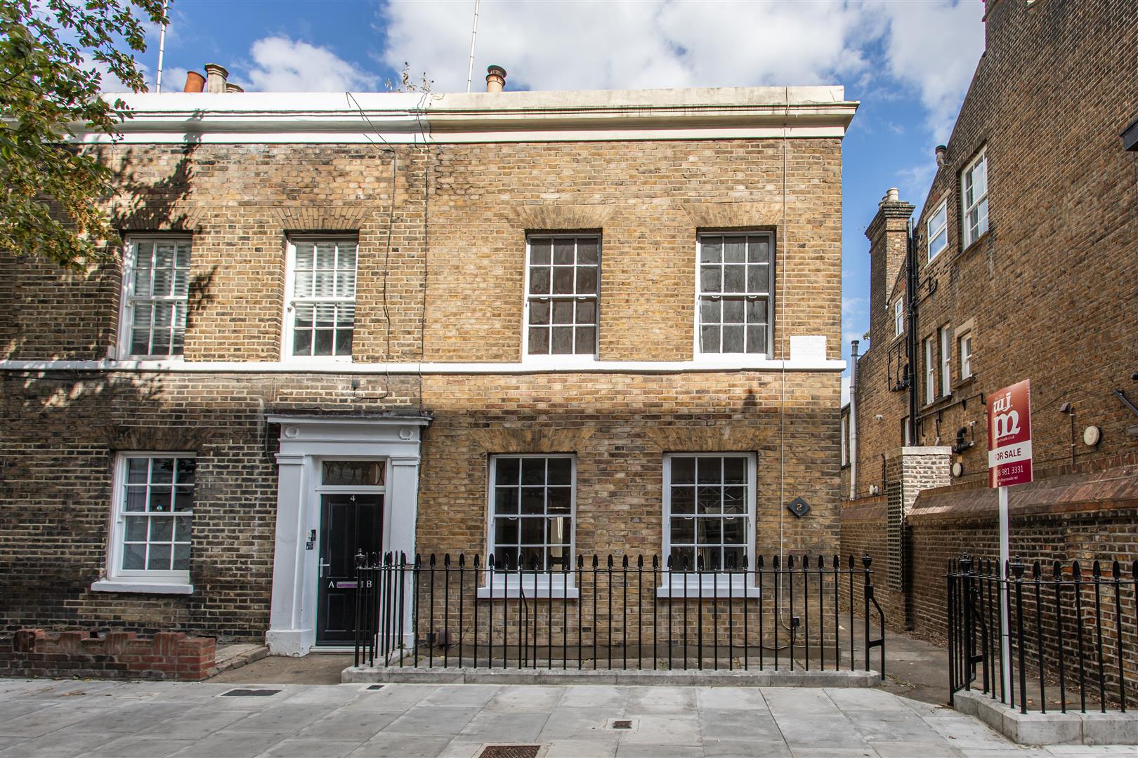 3 bed property in Fairfield Road, Bow
